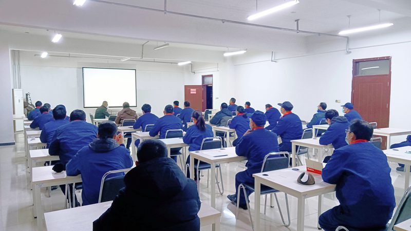 申请工地电工证，需要满足以下条件：
